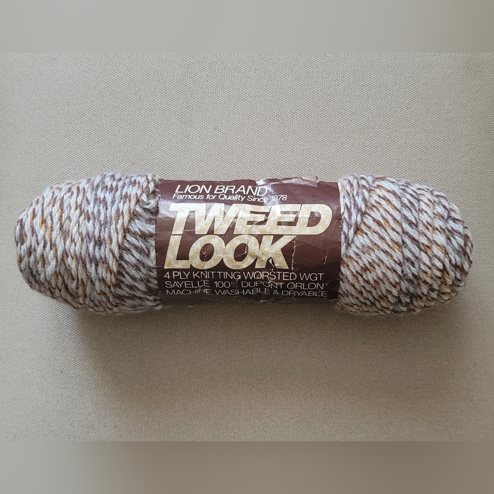 LION BRAND 100% Dupont Tweed Look